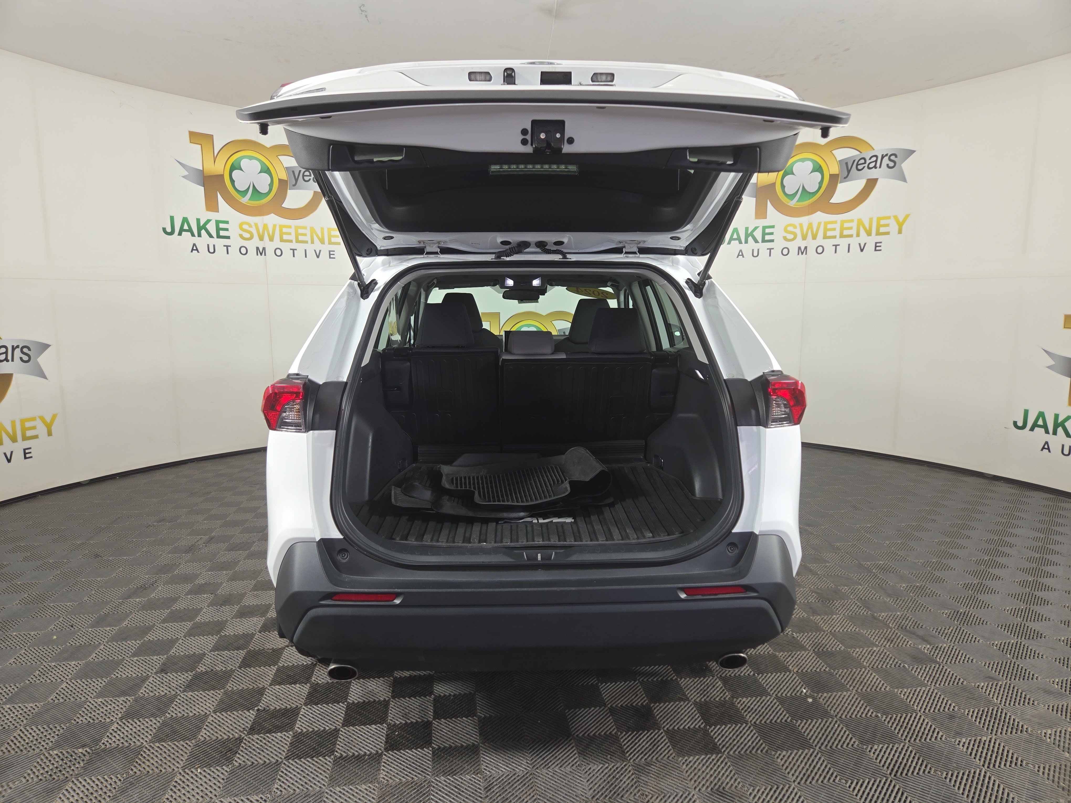 Used 2024 Toyota RAV4 XLE w/ Weather Package AWD/4WD image 32