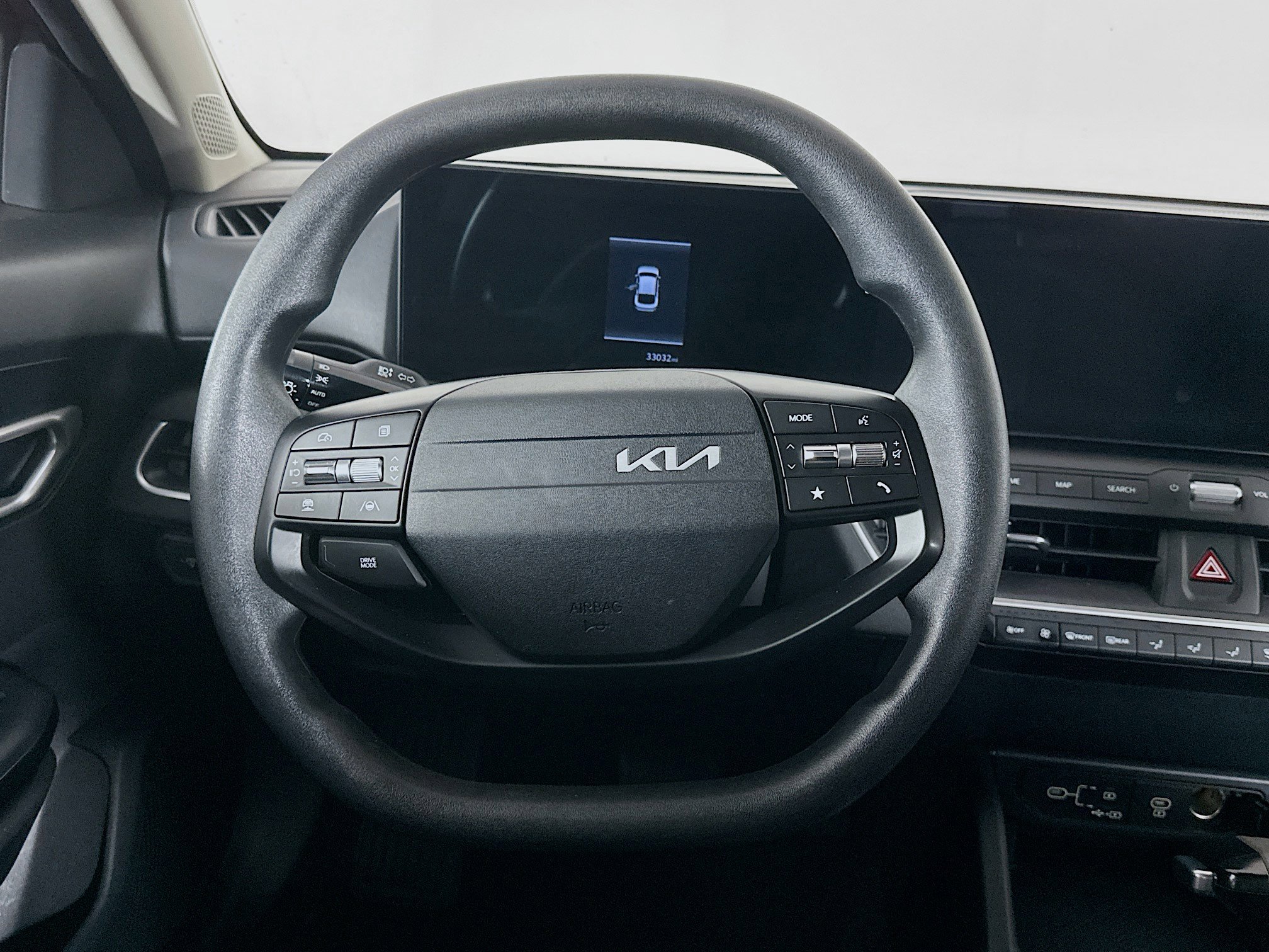 Used 2025 Kia K4 LXS image 18