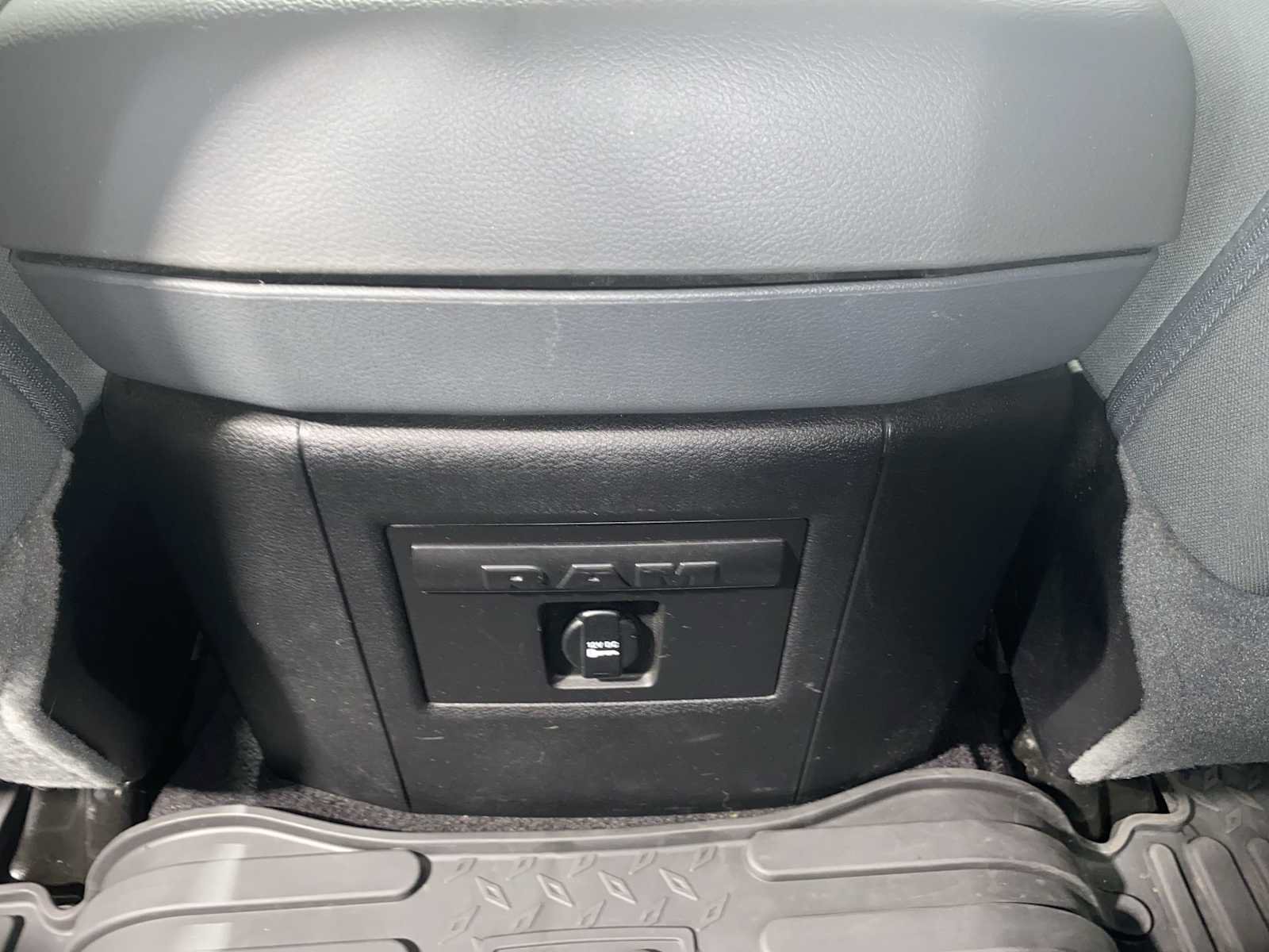 Used 2014 RAM 1500 Outdoorsman AWD/4WD image 25