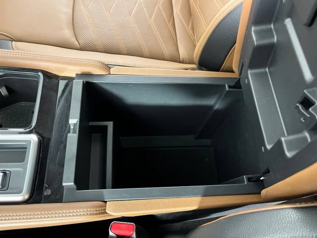Used 2025 Nissan Pathfinder Platinum w/ Cargo Package FWD image 31