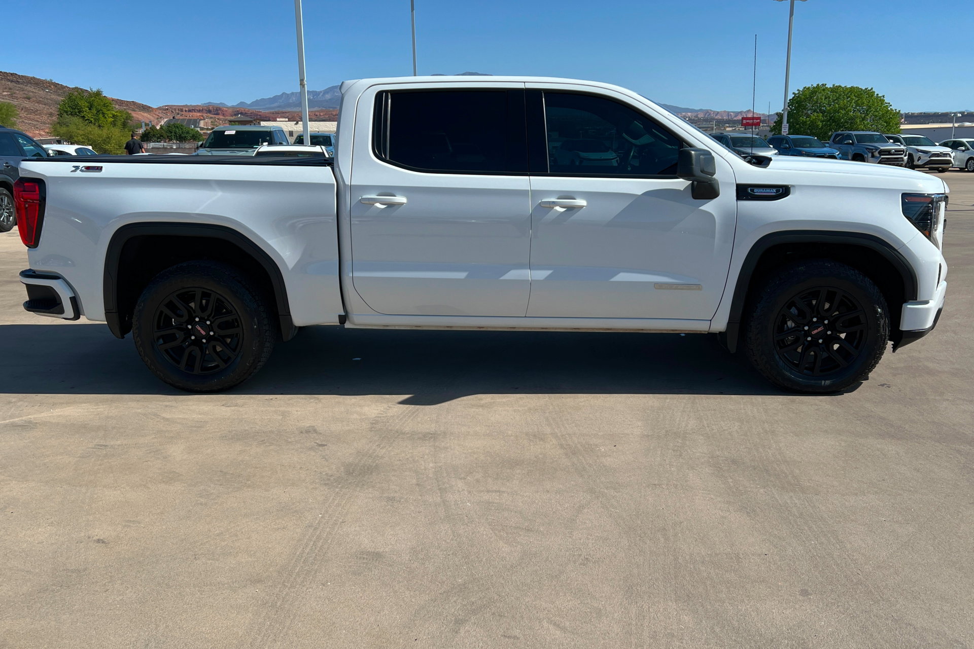 Used 2025 GMC Sierra 1500 Elevation w/ X31 Off-Road Package AWD/4WD image 7