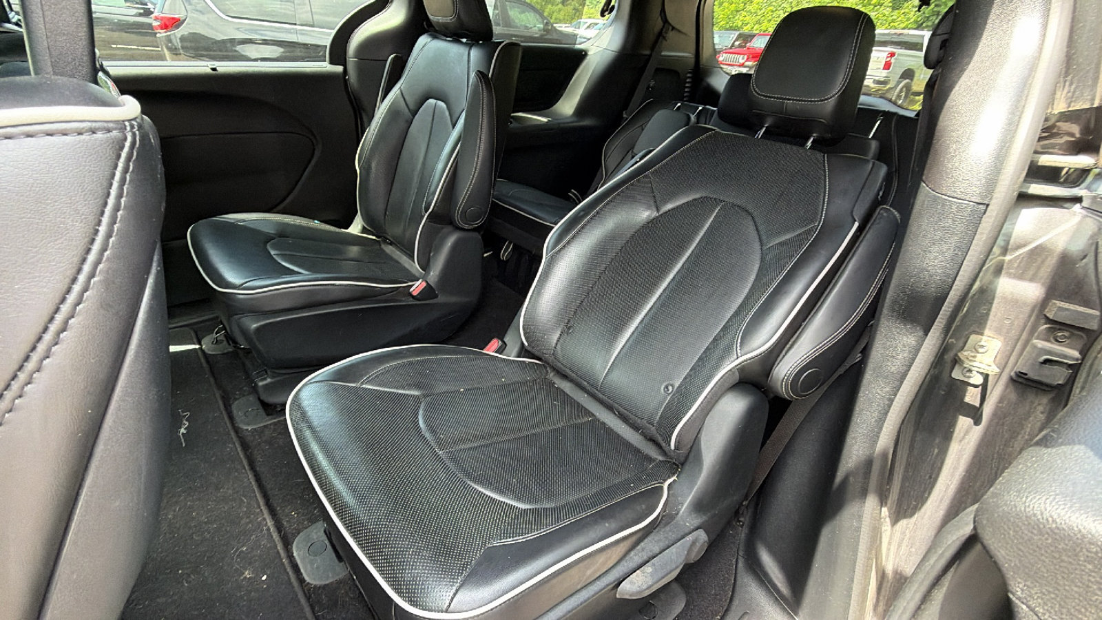 Used 2019 Chrysler Pacifica Limited w/ S Appearance Package FWD image 22