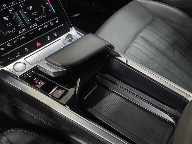 Used 2020 Audi e-tron Premium Plus image 25