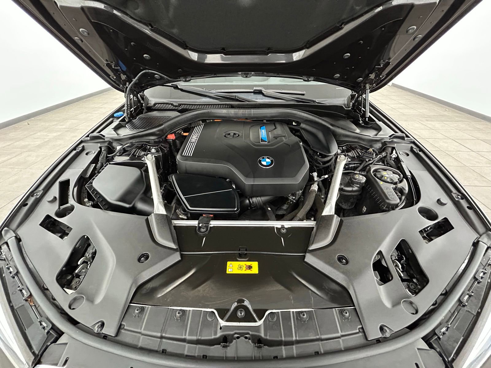 Used 2023 BMW 530e xDrive w/ Executive Package image 43