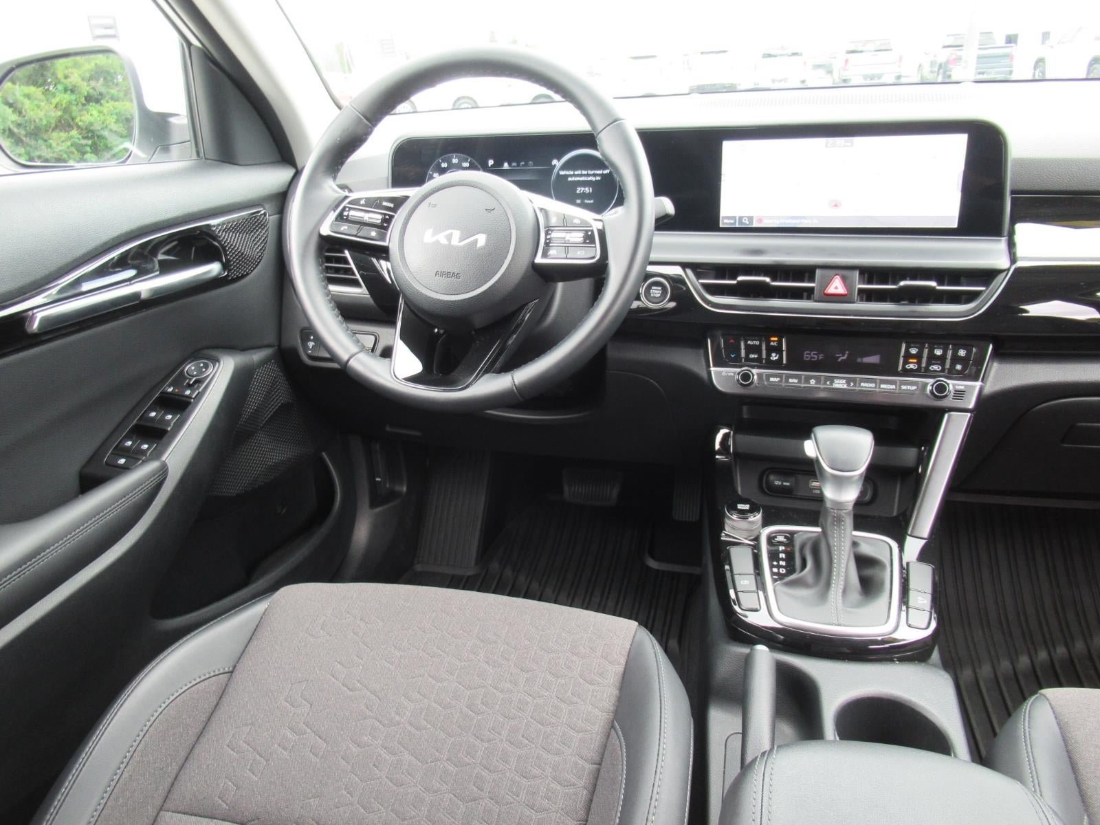Used 2024 Kia Seltos S FWD image 13