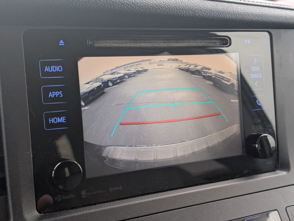 Used 2017 Toyota Sienna L image 24