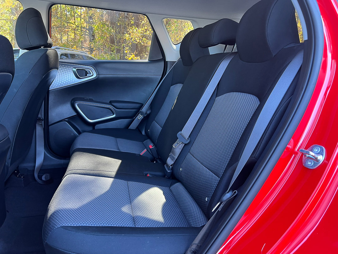 Used 2025 Kia Soul LX w/ LX Technology Package image 21