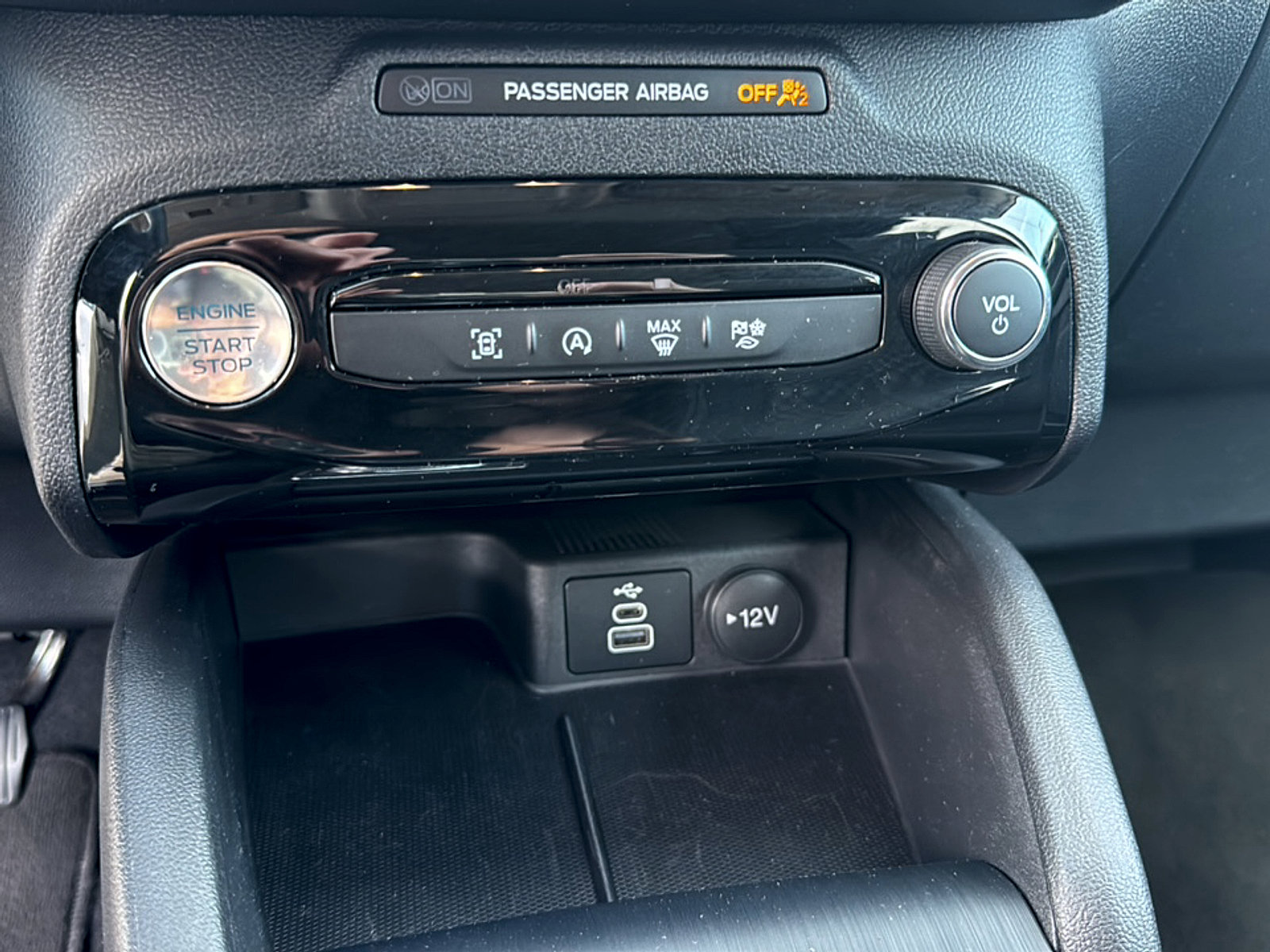 Used 2024 Ford Escape Active w/ Tech Pack #1 AWD/4WD image 13