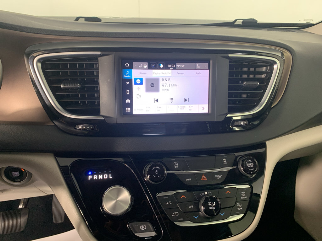 Used 2023 Chrysler Voyager LX FWD image 26