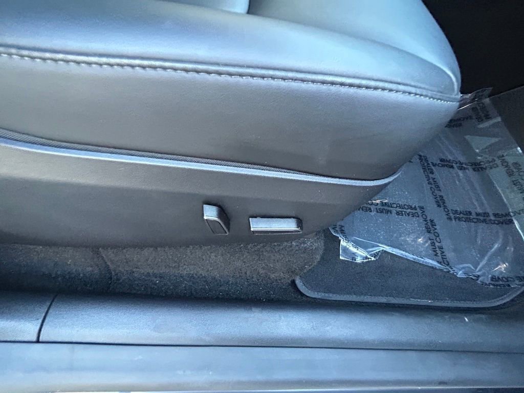 Used 2025 Tesla Model Y Long Range image 30