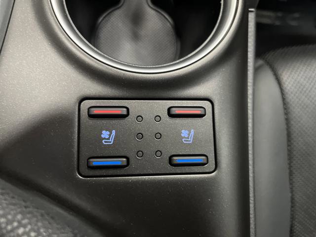 Used 2023 Toyota Camry XLE w/ Navigation Package image 8