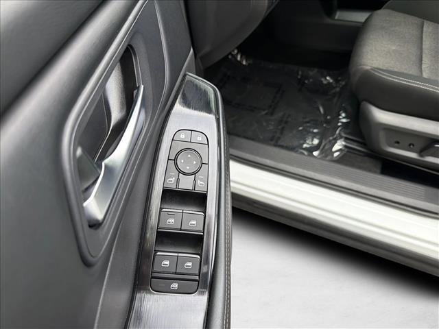 Used 2024 Nissan Rogue SV image 11