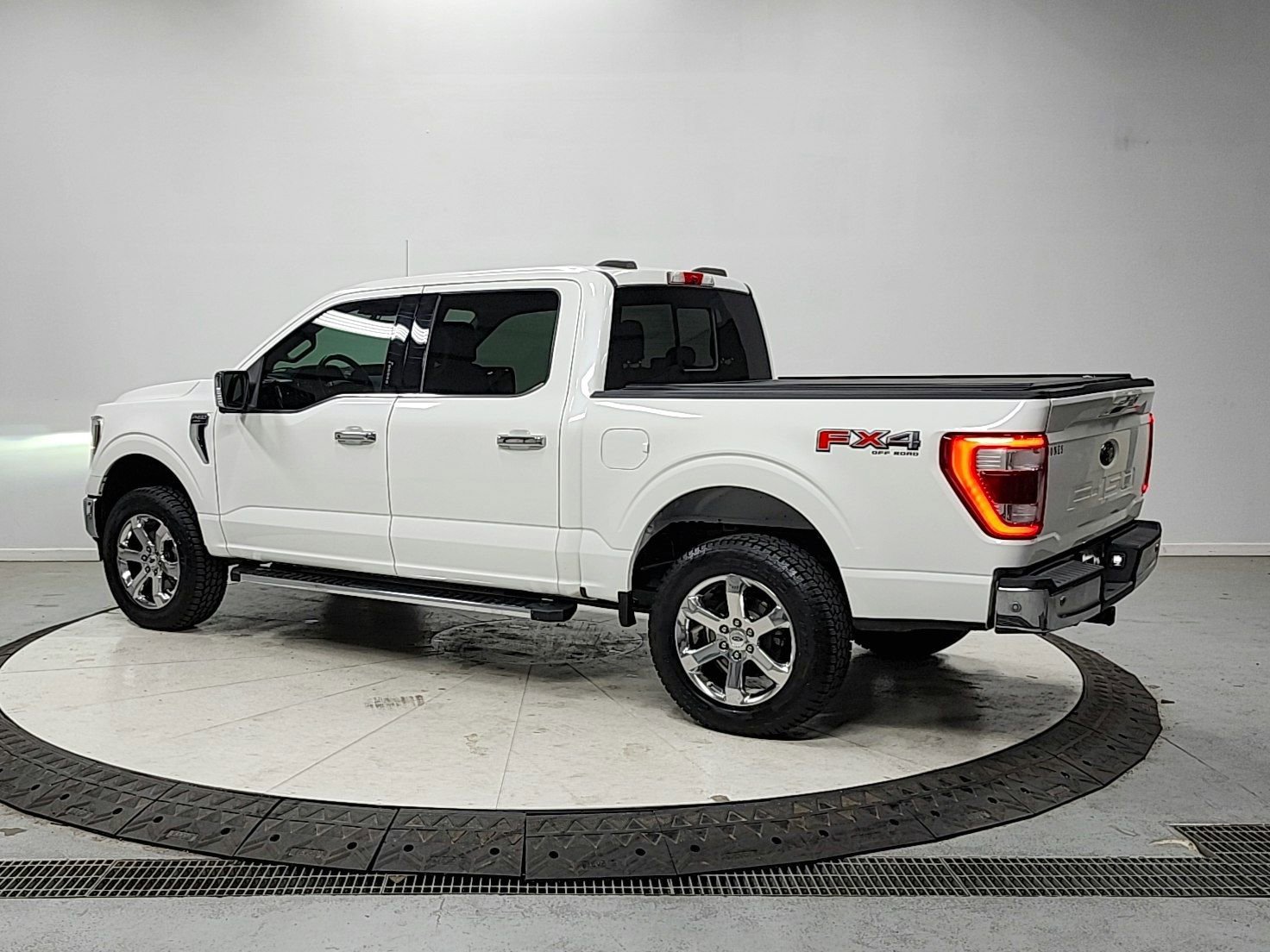 Used 2021 Ford F150 Lariat w/ Equipment Group 502A High AWD/4WD image 5