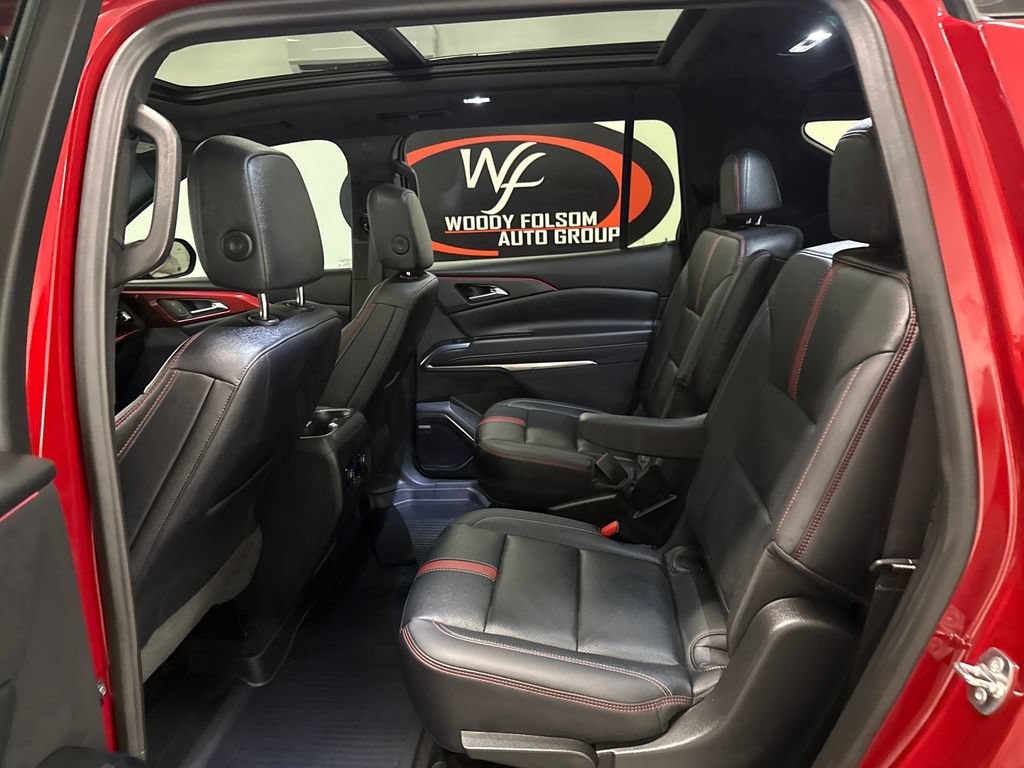 Used 2024 Chevrolet Traverse RS w/ LPO, Floor Liner Package FWD image 12