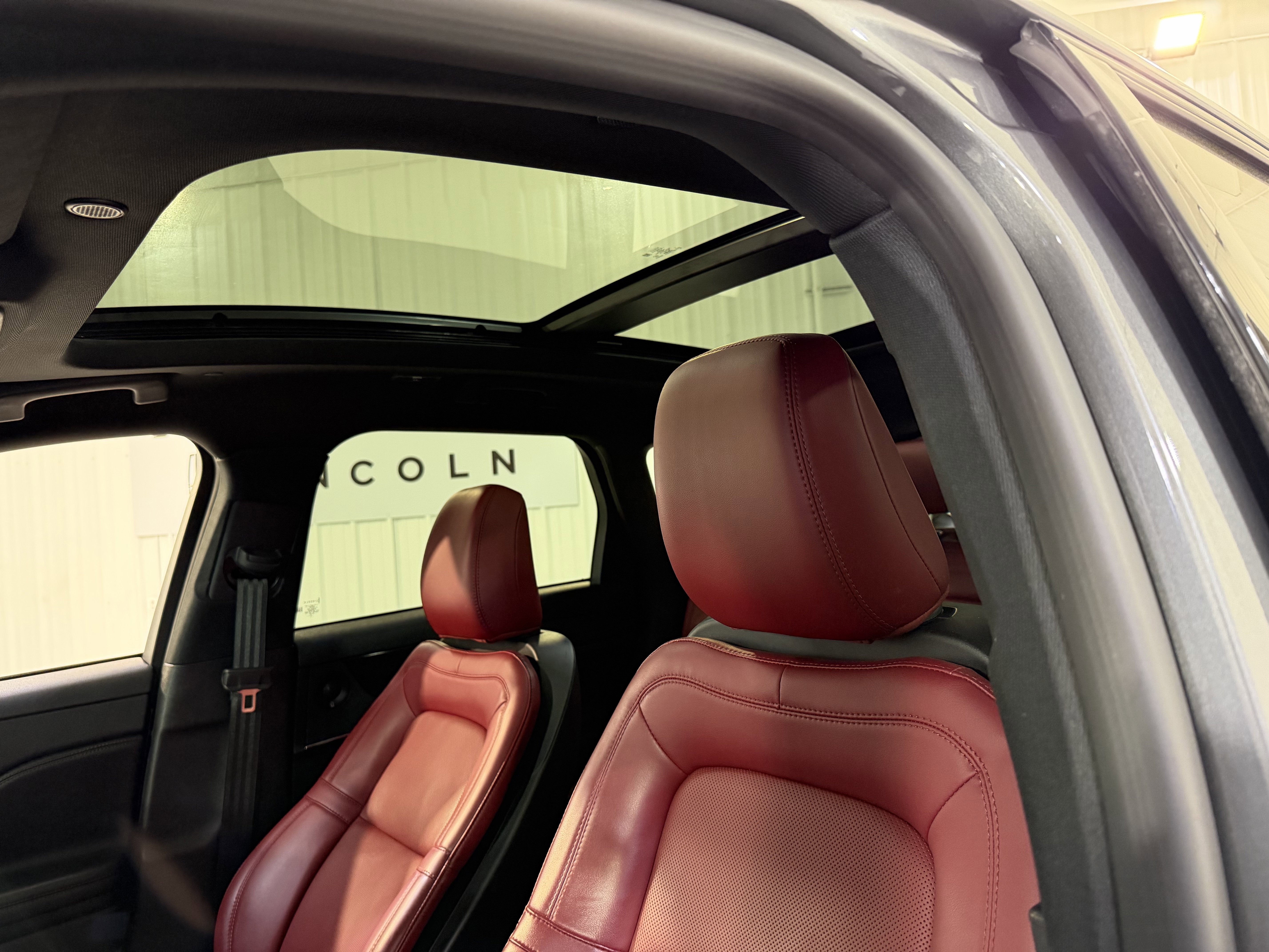 Used 2023 Lincoln Corsair Reserve w/ Equipment Group 202A image 9