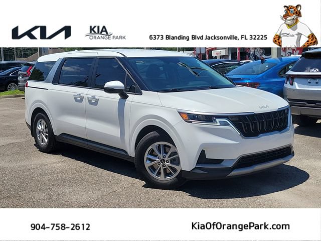 Used 2024 Kia Carnival LX FWD image 1