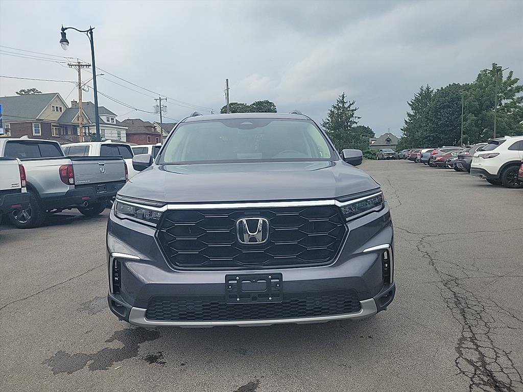 Used 2023 Honda Pilot Touring image 8