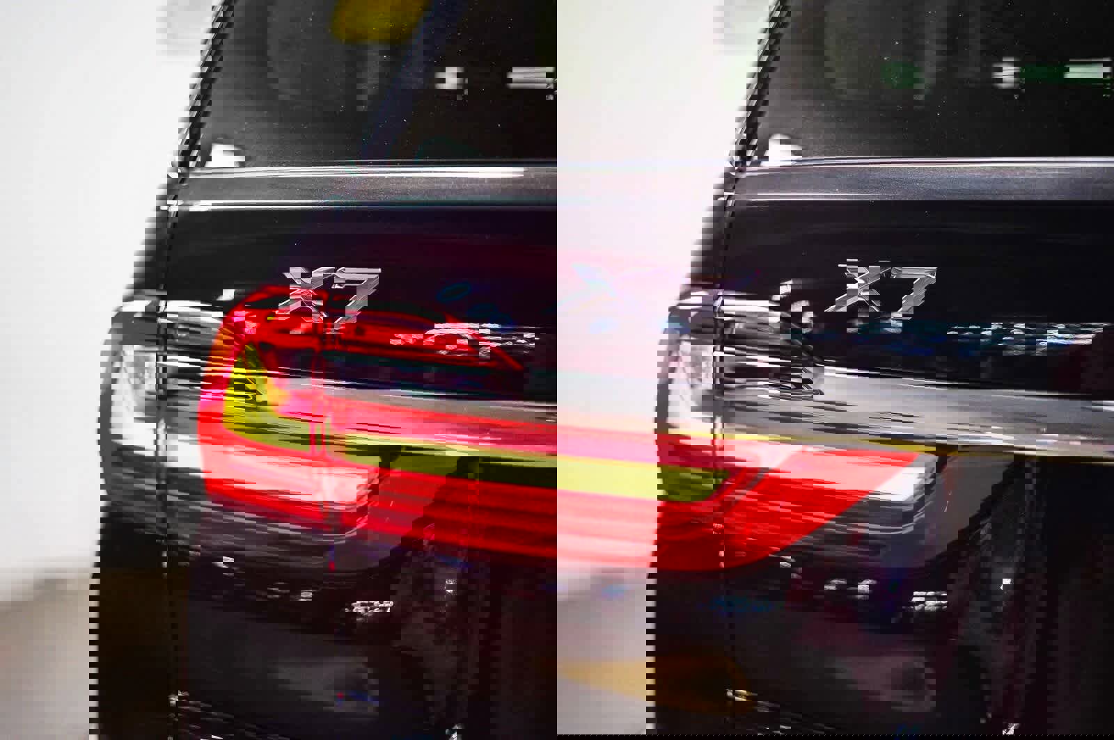 Used 2020 BMW X7 xDrive40i w/ Parking Assistance Package image 9