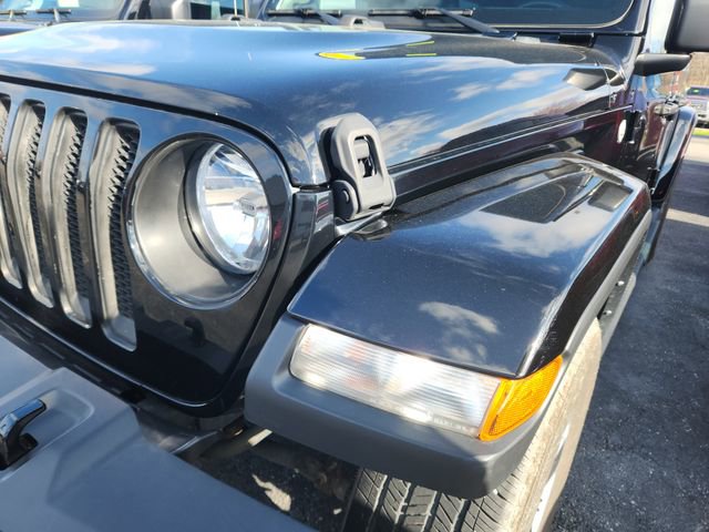 Used 2021 Jeep Wrangler Unlimited Sahara AWD/4WD image 25