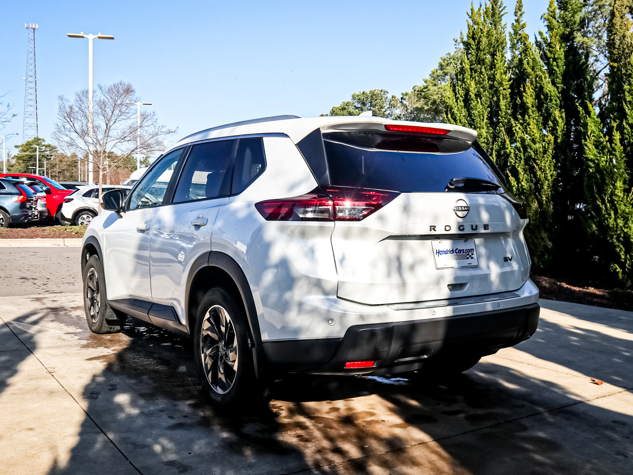 Used 2024 Nissan Rogue SV w/ SV Premium Package image 9