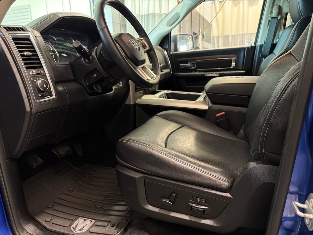 Used 2017 RAM 1500 Laramie w/ Convenience Group AWD/4WD image 4