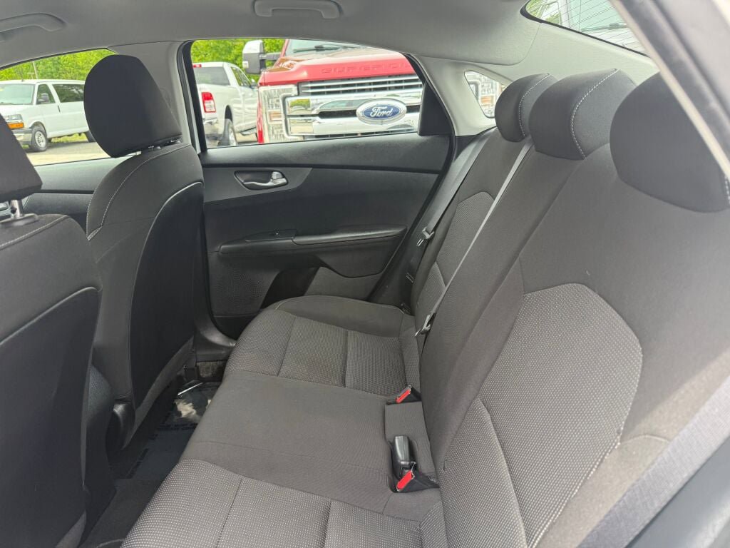 Used 2020 Kia Forte LXS FWD image 24