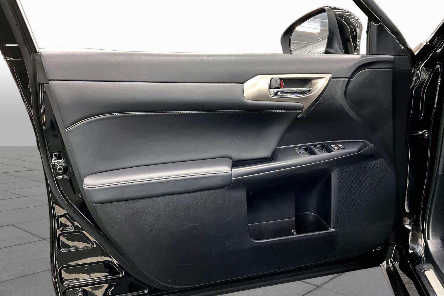 Used 2017 Lexus CT 200h w/ Navigation System Package FWD image 21