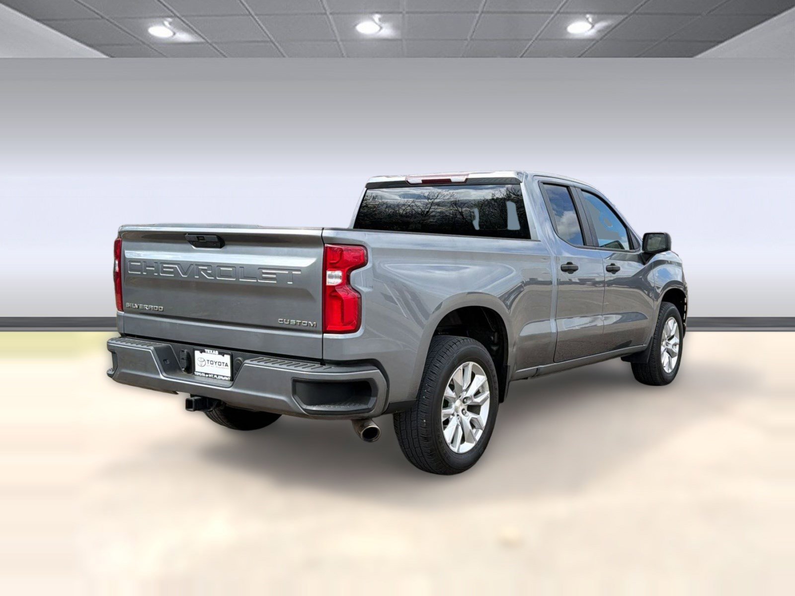 Used 2020 Chevrolet Silverado 1500 Custom w/ Custom Value Package image 8