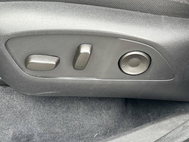Used 2025 GMC Acadia Elevation FWD image 9