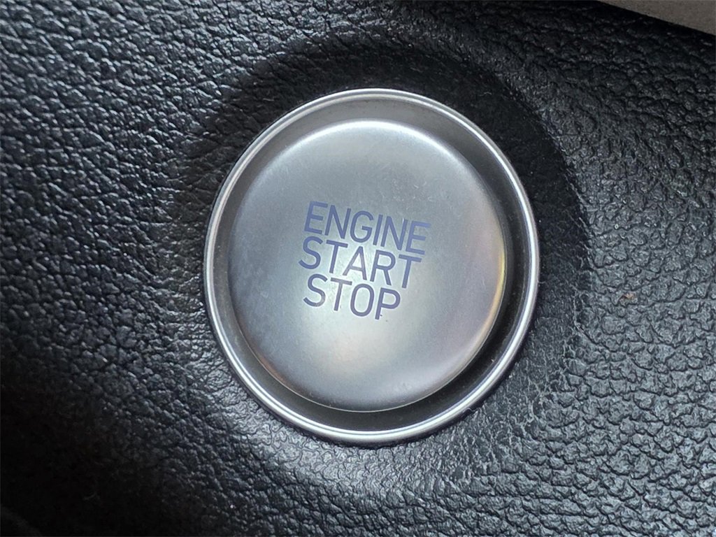 Used 2020 Hyundai Santa Fe SEL image 18