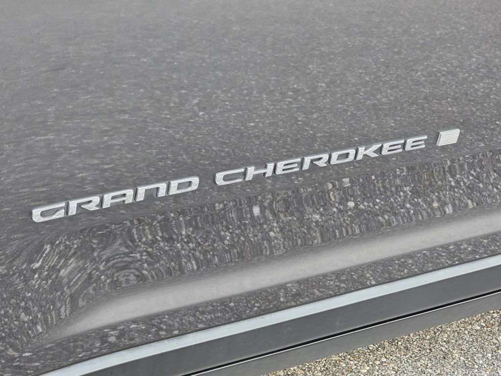 Used 2023 Jeep Grand Cherokee L Laredo w/ Luxury Tech Group I image 31