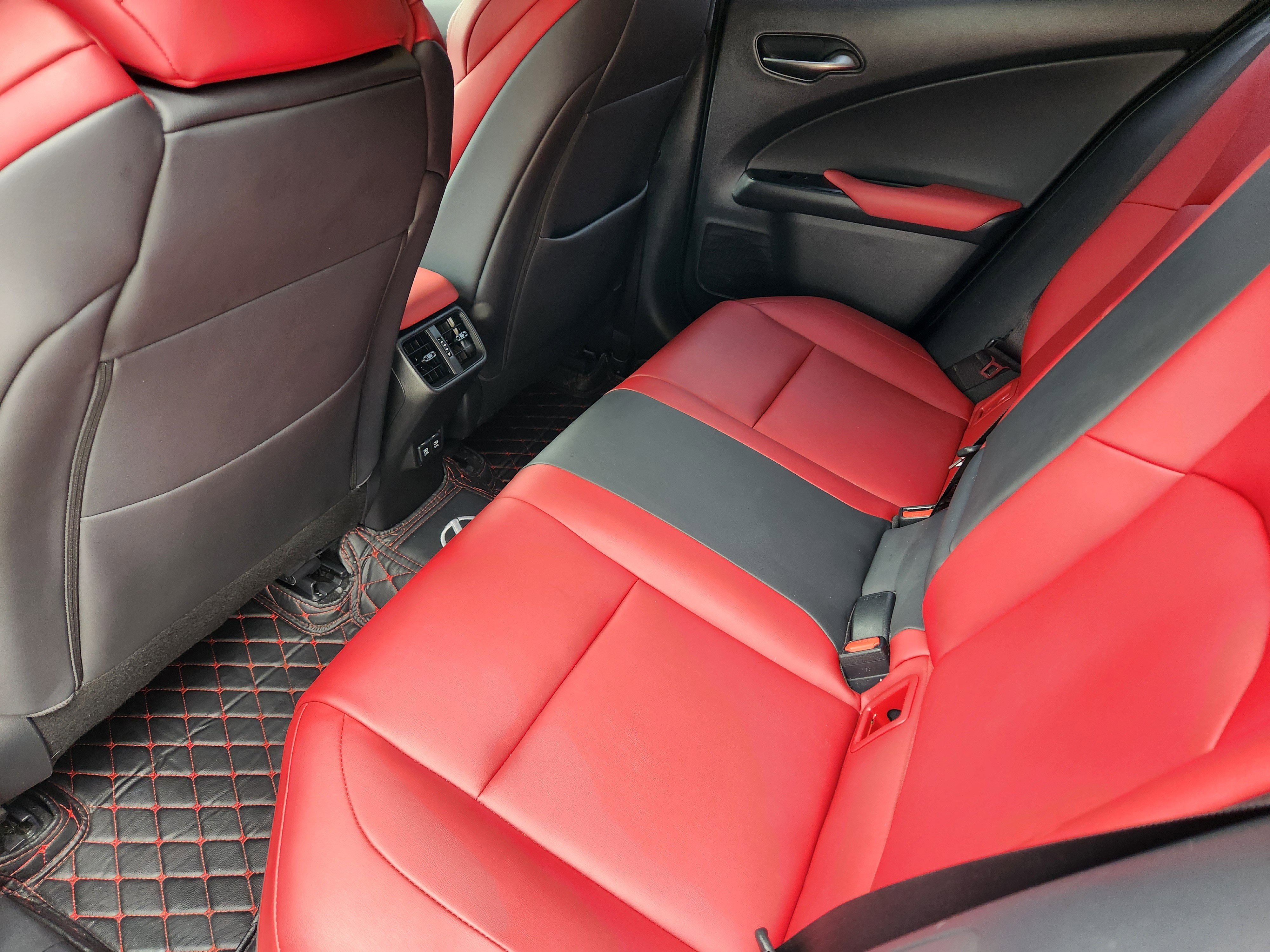 Used 2019 Lexus UX 200 F Sport w/ F Sport Premium Package FWD image 30