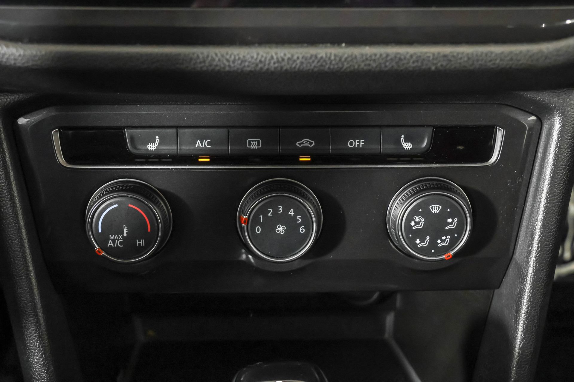 Used 2024 Volkswagen Tiguan Wolfsburg Edition image 31