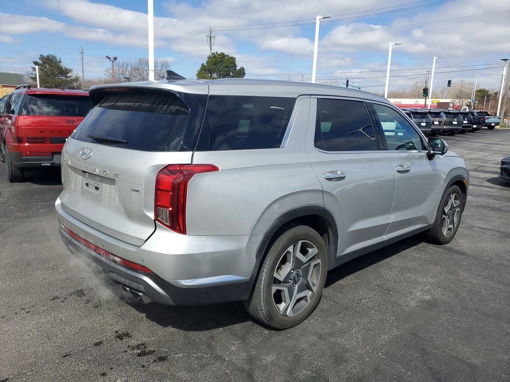 Used 2024 Hyundai Palisade Limited image 7