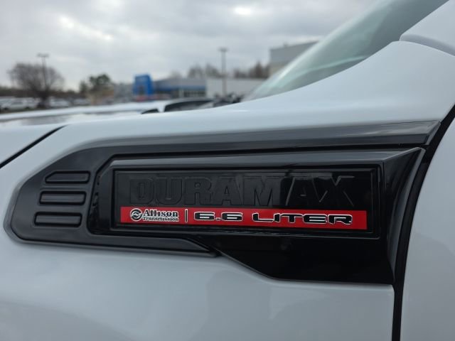 Used 2025 GMC Sierra 2500 AT4 w/ Technology Package image 11