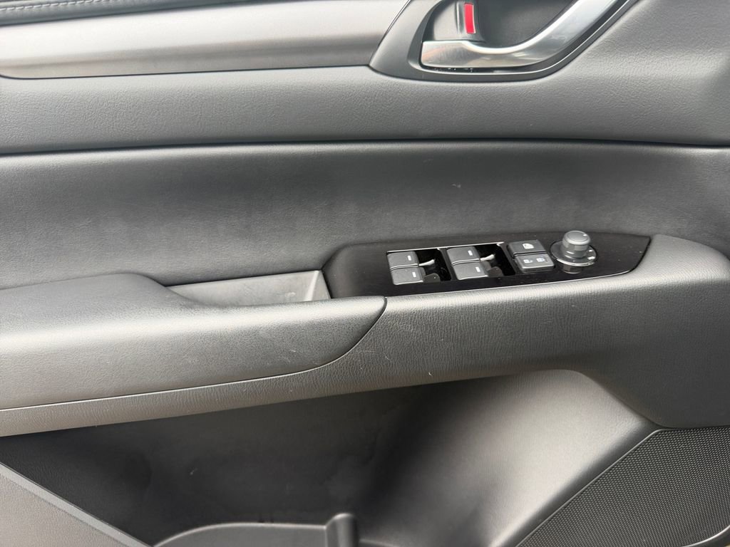 Used 2025 MAZDA CX-5 AWD 2.5 S w/ Preferred Package image 11