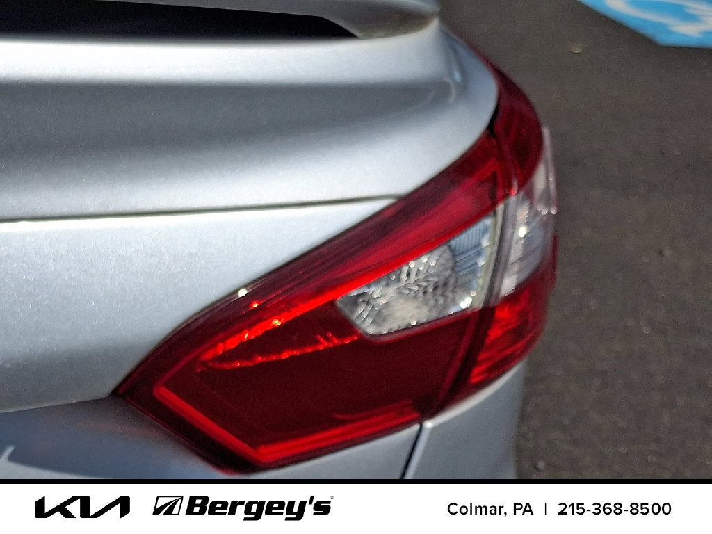 Used 2012 Ford Focus SE FWD image 29