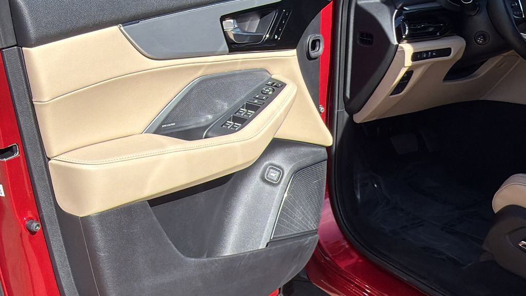 Used 2025 Acura MDX w/ Technology Package image 23