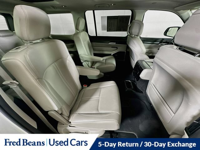 Used 2023 Jeep Wagoneer Series II w/ Premium Group I AWD/4WD image 37