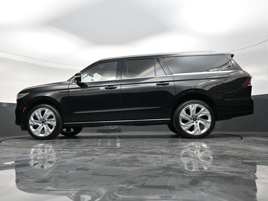 Used 2025 Lincoln Navigator L Black Label image 26