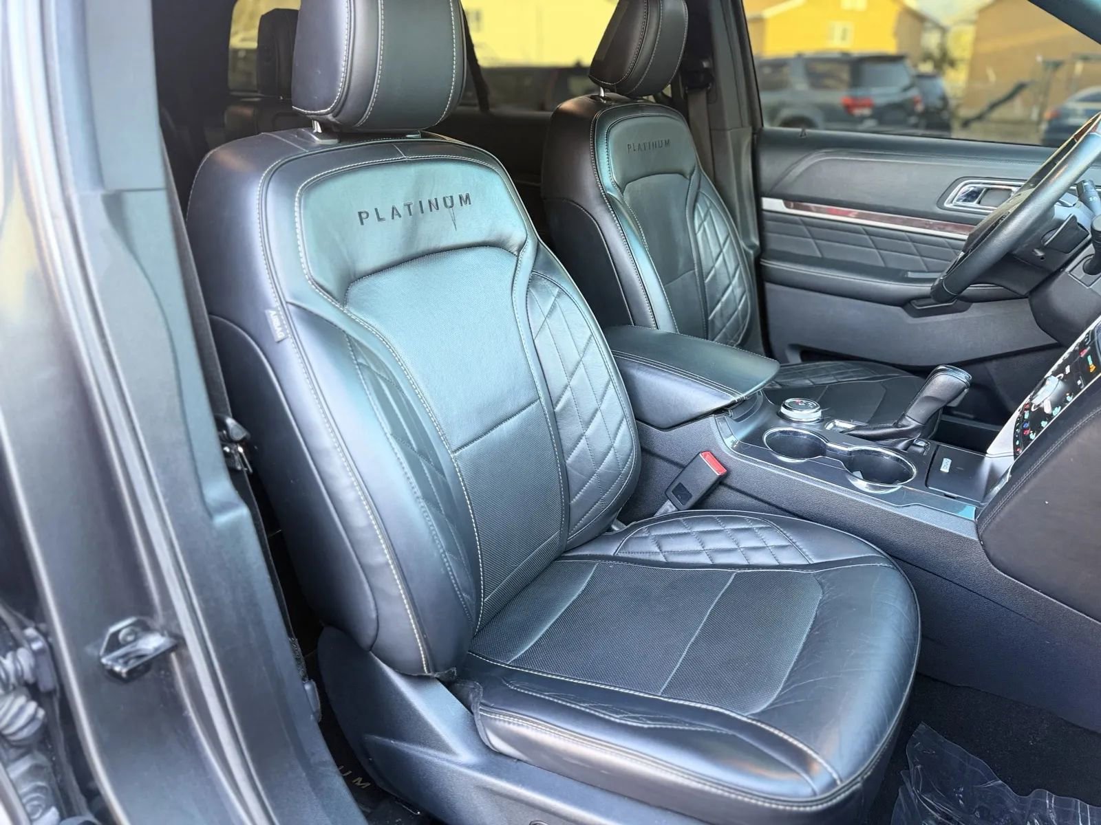 Used 2019 Ford Explorer Platinum image 21