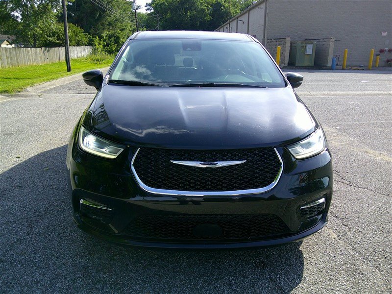Used 2023 Chrysler Pacifica Touring-L FWD image 8