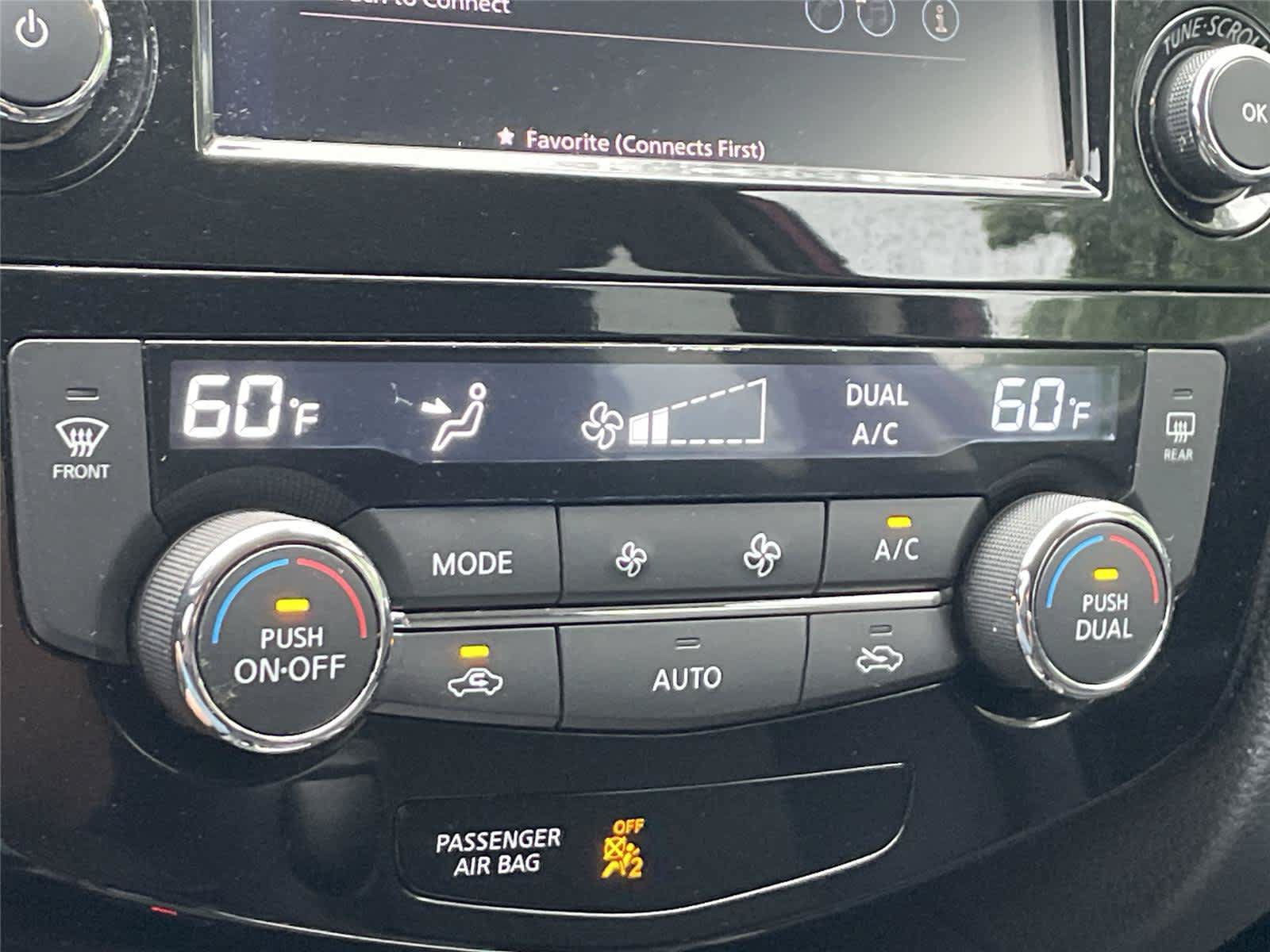Used 2019 Nissan Rogue SV w/ Sun & Sound Touring Package AWD/4WD image 23
