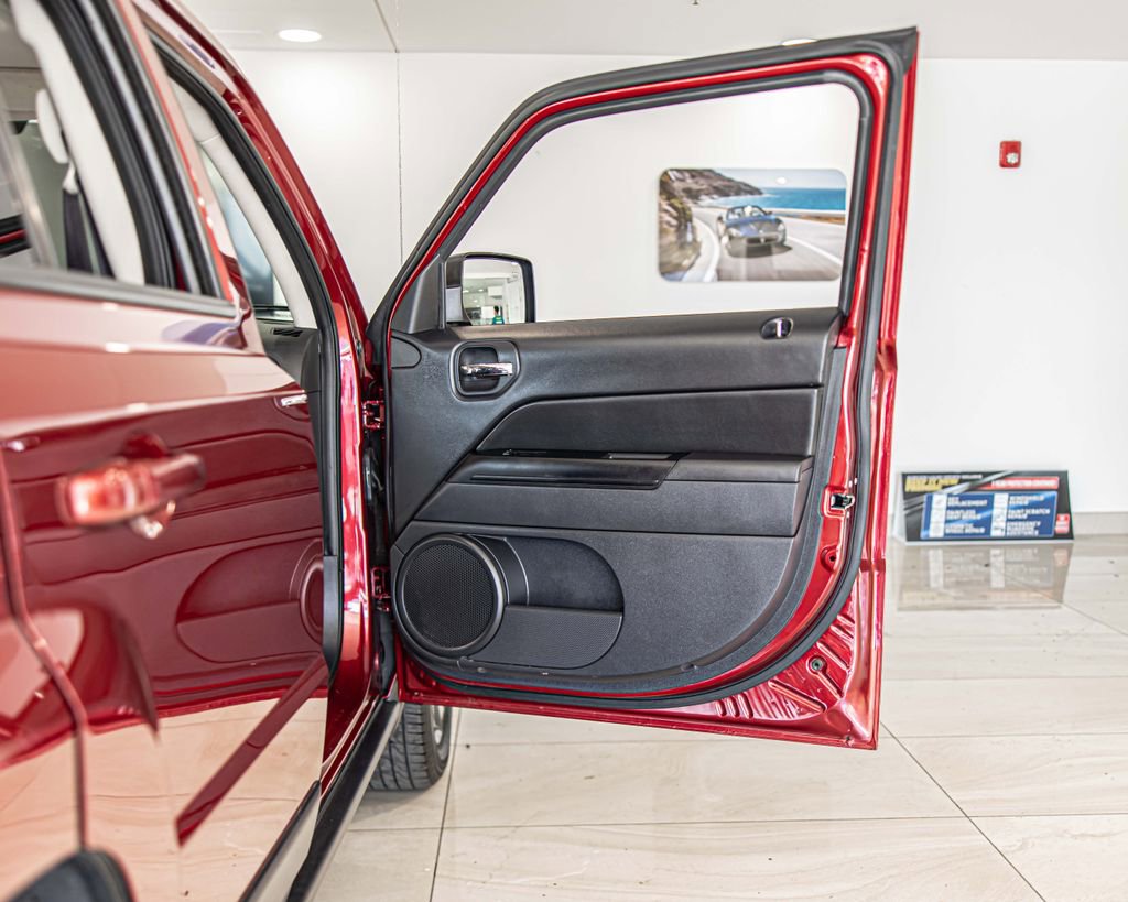 Used 2015 Jeep Patriot High Altitude image 34