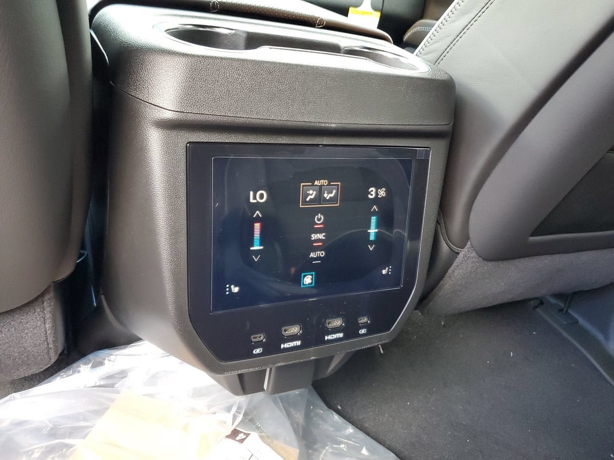 New 2026 GMC Yukon XL Denali Ultimate AWD/4WD image 16