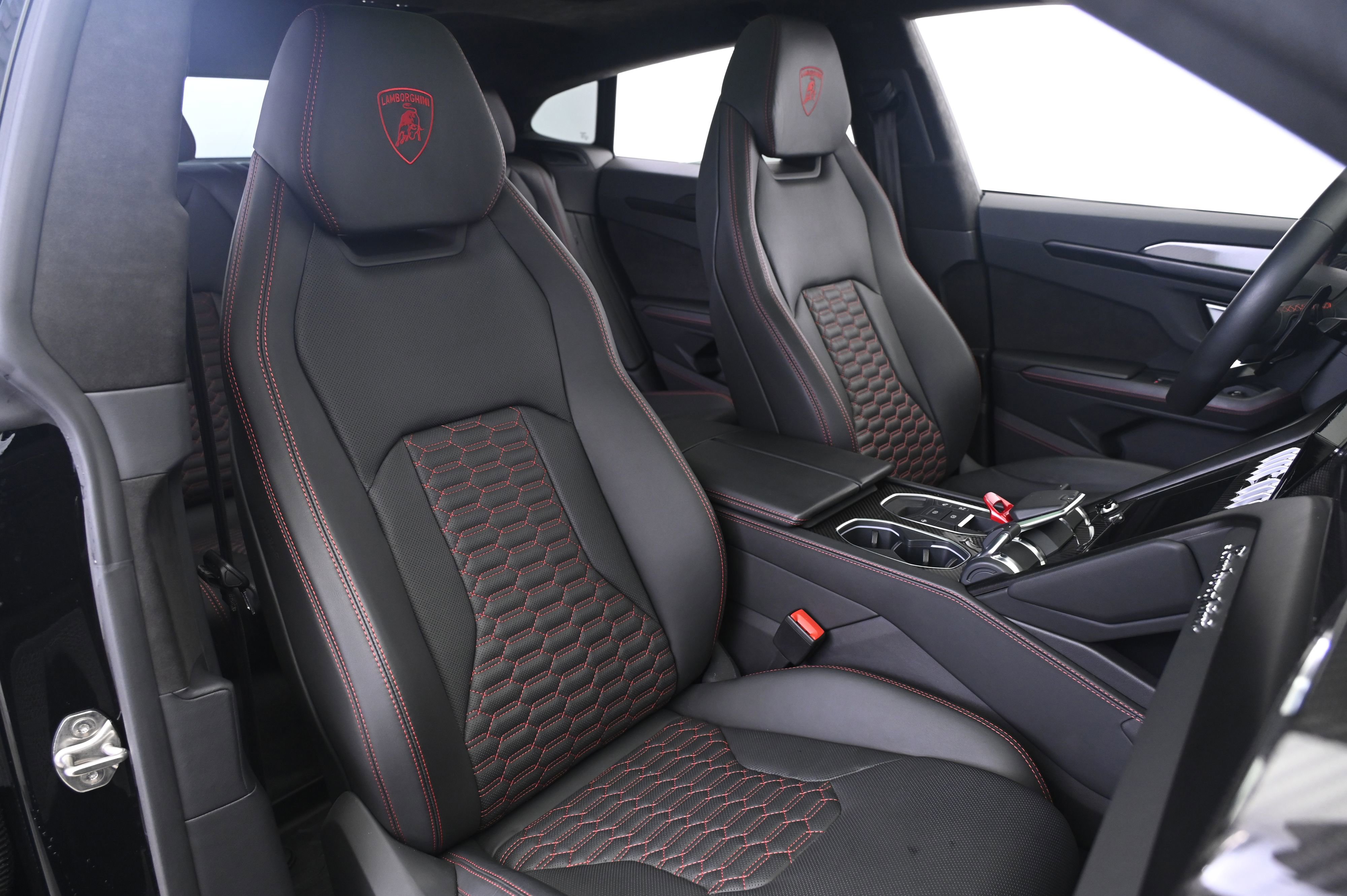 Used 2022 Lamborghini Urus image 24