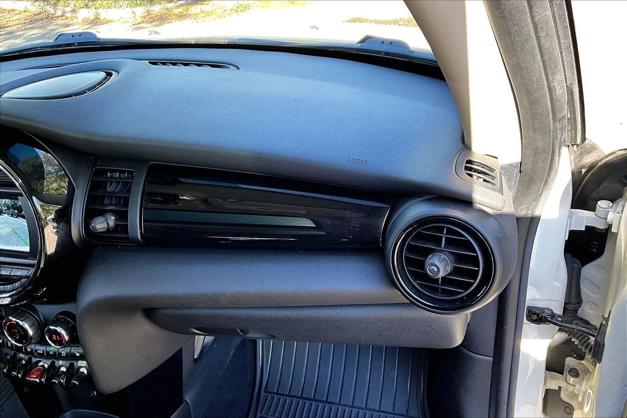 Used 2020 MINI Cooper S image 20