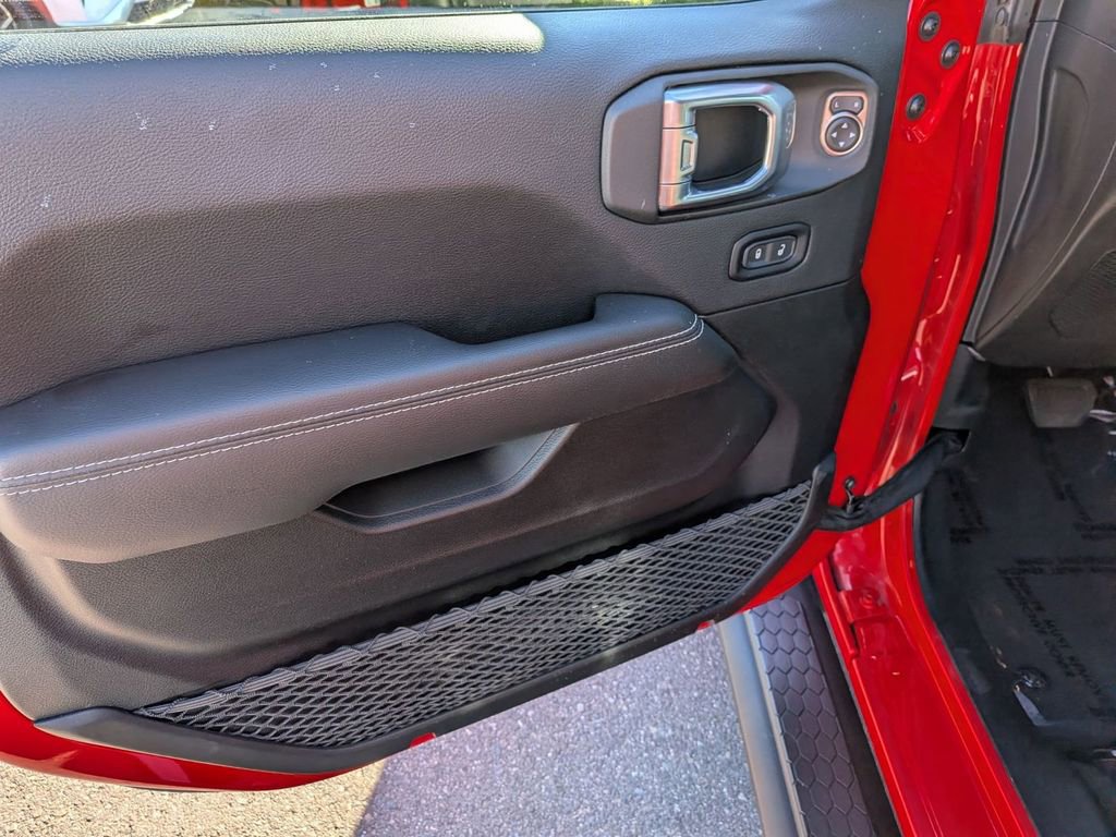 Used 2023 Jeep Wrangler Unlimited Sahara image 14