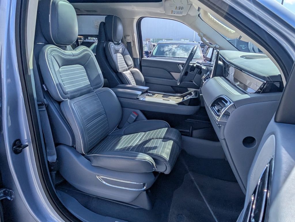 Used 2018 Lincoln Navigator Black Label image 19