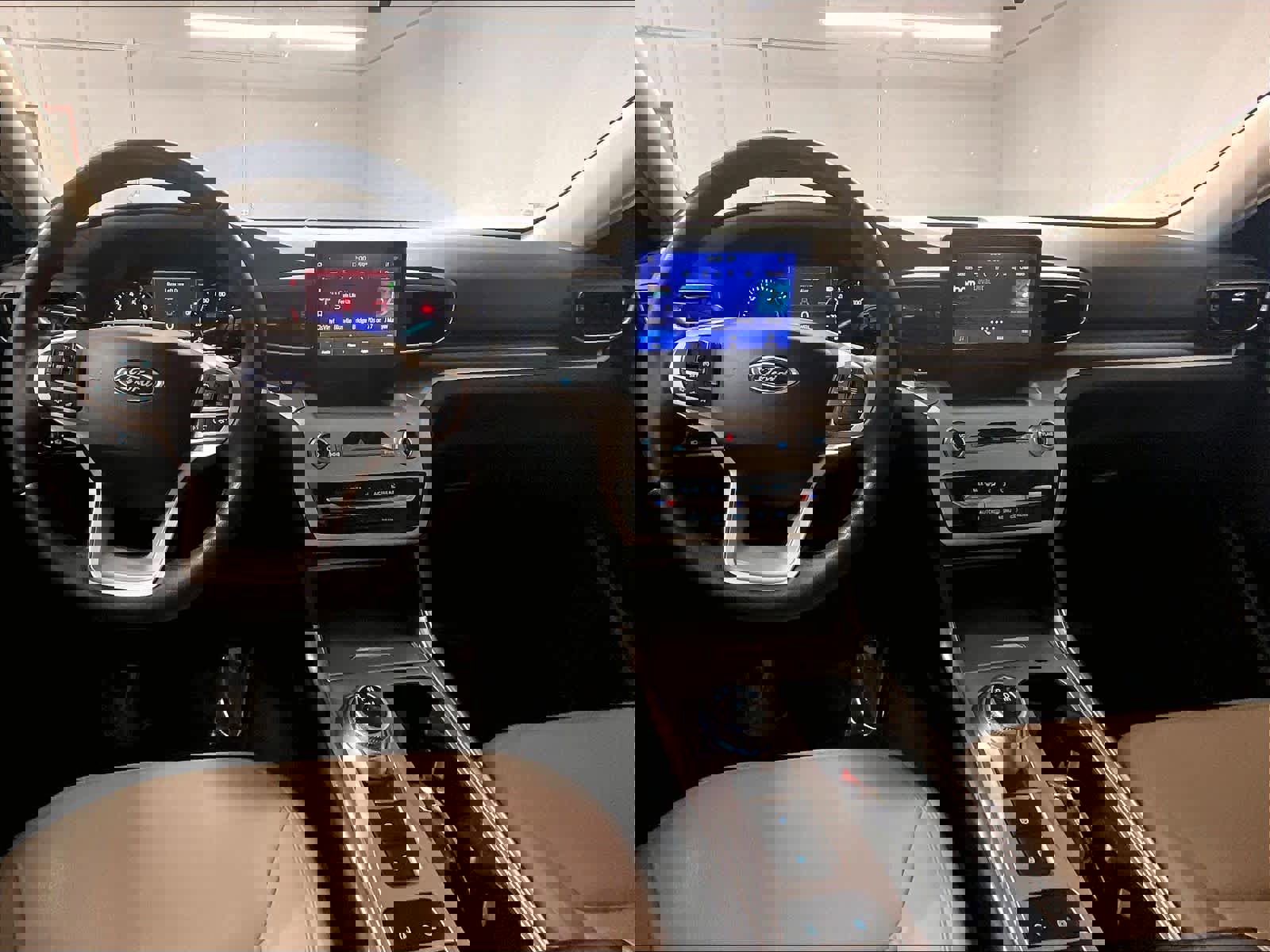 Used 2020 Ford Explorer XLT w/ Equipment Group 202A image 16